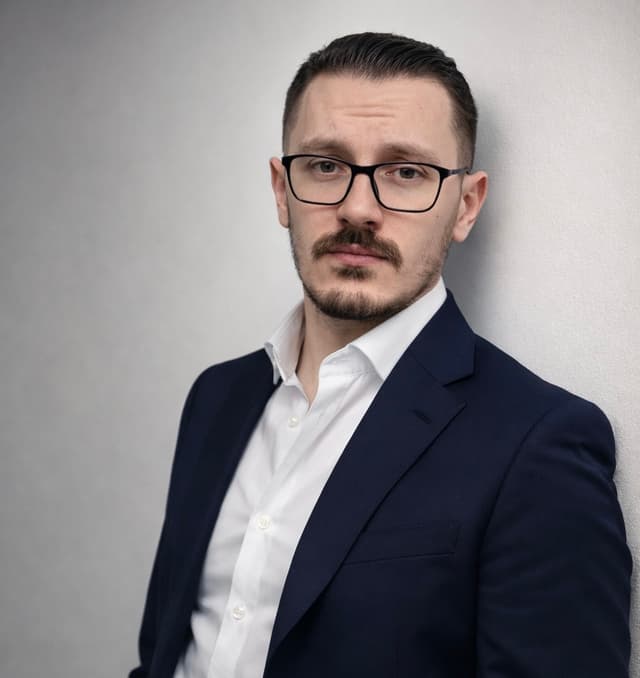 Сандро Саруханишвили Адвокат Грузия